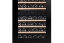 Built-in wine refrigerator under the worktop. H 81.3cm, W 59.5cm. (OX60DRB)